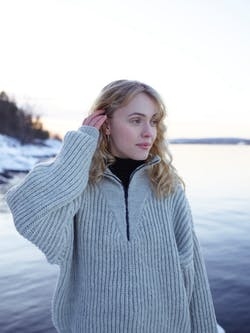 333-15 | Villmarksgenser dame | Rauma Petter | Strikkepakke Rauma Garn