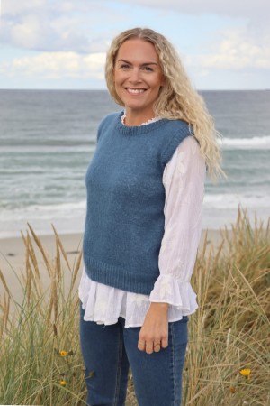 DG416-20 Christin vest | Kidsilk Erle | Strikkepakke