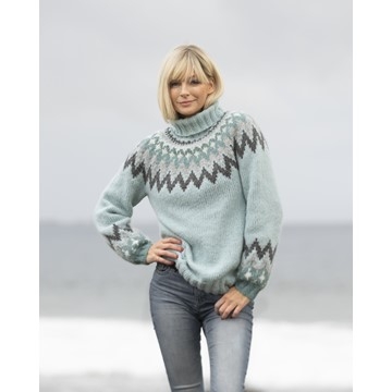 2035-1A Kathrine genser lys petrol Alpaca Bris Strikkepakke Viking Garn