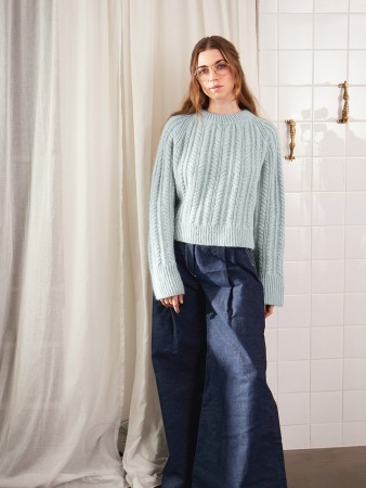 2403-10 Kaja Sweater (oppskrift) Sandnes Garn