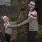 2032-5 Nissegenser og lue barn Strikkepakke Viking Garn thumbnail
