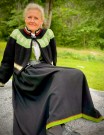 Elisabeth, tilpasset Østfoldbunaden Bunadstrikk thumbnail