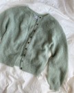 Novice Cardigan Mohair Edition Tynn Silk Mohair Støvet lys grønn Strikkepakke thumbnail