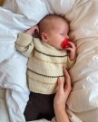 Festival Sweater Baby Oppskrift Petite Knit thumbnail