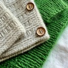 Sorgenfri omslagsjakke Mini 24m/10cm (oppskrift) thumbnail