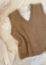 Stockholm Slipover V-neck Camel Strikkepakke | Petite Knit thumbnail