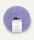 2210-13B Marley v-hals genser Sunday Lys lilla og Tynn Silk Mohair Lys krokus Strikkepakke thumbnail