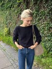 PetiteKnit Sevilla Blouse Line og Tynn Line Svart thumbnail