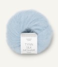 2202-14 Jules genser Lys blå Tynn Silk Mohair Strikkepakke thumbnail