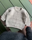 PetiteKnit Storm Sweater Junior (papiroppskrift) thumbnail