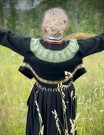 Elisabeth, tilpasset Østfoldbunaden Bunadstrikk thumbnail
