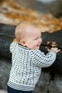 397 Islender baby natur og midnatt Strikkepakke Rauma Garn thumbnail
