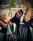 Helene, tilpasset Nordfjordbunaden Bunadstrikk thumbnail