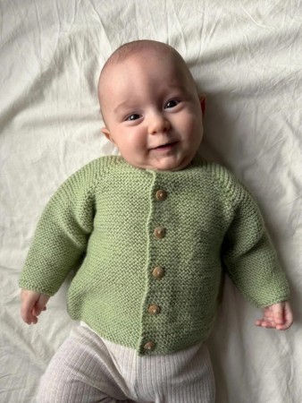 PetiteKnit Begynnerjakke (Oppskrift)
