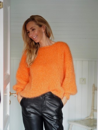 Zara genser Bella oransje Tove Lindtein Strikkepakke