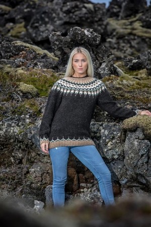 Hennie genser Strikkepakke Tove Richter Design LETTLOPI
