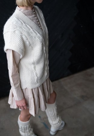 DSA105-06 Lucinde Vest Natur Mini Sterk Strikkepakke