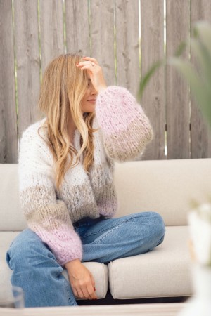 CP21-13 Crocus jakke FNUGG Pastell Strikkepakke Camilla Pihl