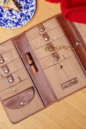 Re:Designed Project 82 - Walnut/Gold rundpinnemappe– XL