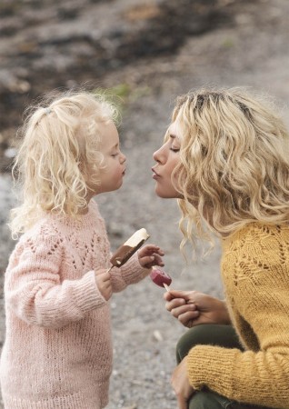 Cecilie Skog genser dame og barn 1_2 Oppskrift Sandnes Garn
