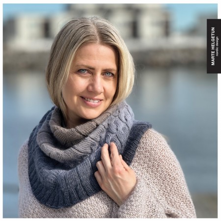 Svabergsjal Jeansblå Fargespill Marte Helgetun