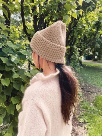 2210-10 Must-have Beanie i 2 tråder Double Sunday Lys beige Strikkepakke