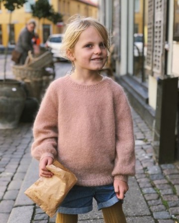 Novice Sweater Junior - Mohair Edition | Tynn Silk Mohair | Strikkepakke Sandnes Garn