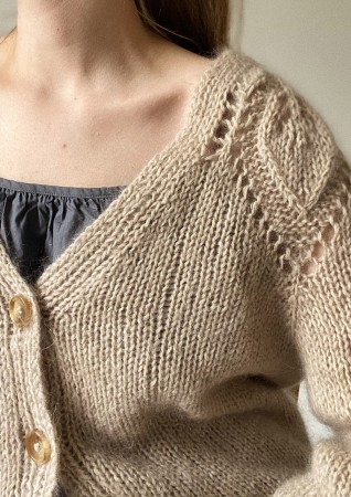Leknit Chunky Dahlia V-neck cardigan Lys beige Strikkepakke