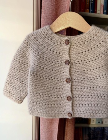 Vibes jakke mini (oppskrift) Indiblomst