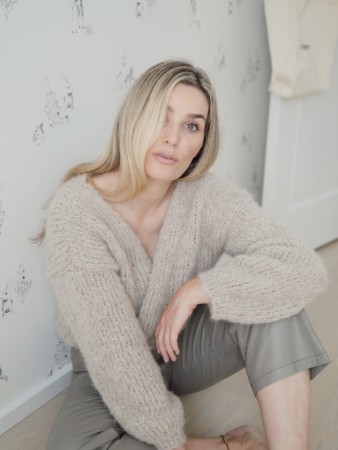 CP72 Dandelion Sand melert Fnugg Camilla Pihl Strikkepakke