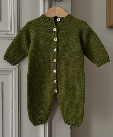 Indiblomst Briskeby babydress light Sunday Matcha 