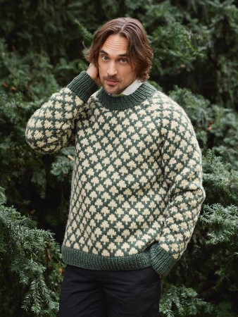 2511-3 Christmas tree sweater Fritidsgarn 