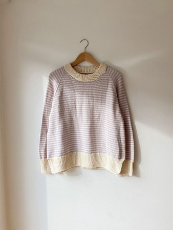 Barcode Sweater Lilac og Snow Woolly Strikkepakke