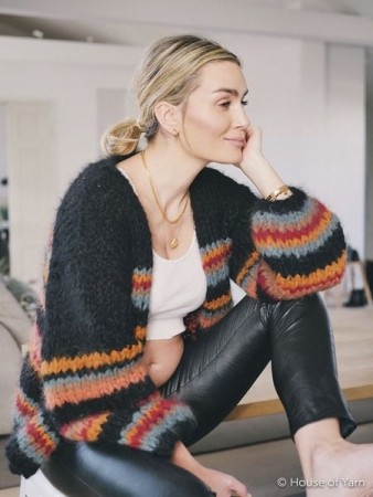 CP66 Wildflower svart | Camilla Pihl FNUGG | Strikkepakke