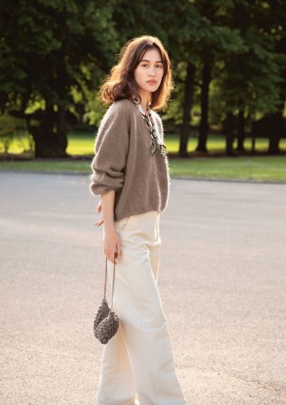 2109-11 Olive bluse Tynn Silk Mohair EIKENØTT Strikkepakke