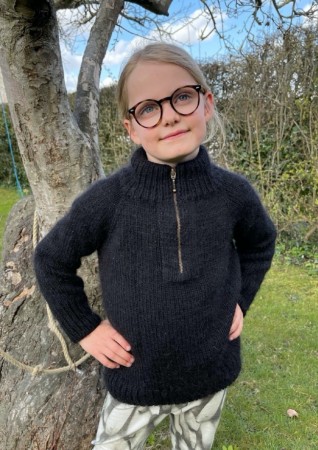 Zipper Sweater Junior Oppskrift PetiteKnit