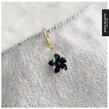 Maskemarkør Charms – Svart blomst