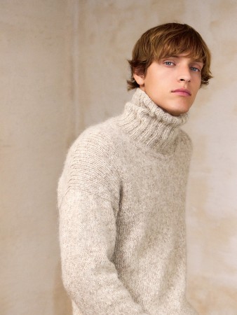 2412-2 Dave Sweater man Poppy