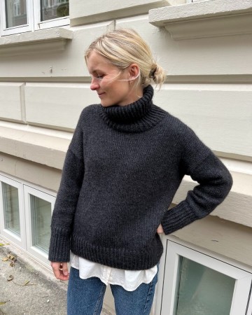 Wednesday Sweater (Oppskrift) PetiteKnit