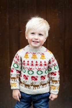 356-1 Alt-jeg-ønsker-meg-til-jul-genser barn | Finull | Strikkepakke Rauma Garn