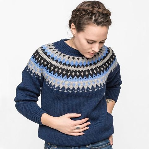 257R 1 | Vardegenser | Mørkblå Dame | TUMI | Rauma Garn 257R 1 | Vardegenser dame | Natur med gråtoner | TUMI